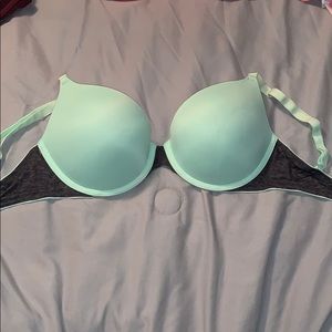 Victoria’s Secret PINK push up bra